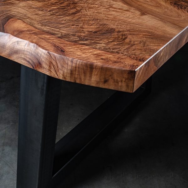 tischunikat-nussbaum